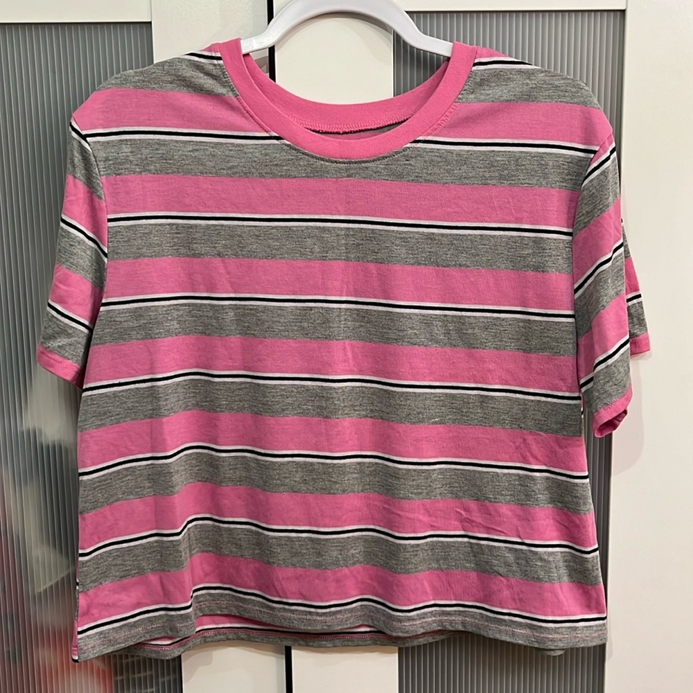 Women’s cropped short sleeve
